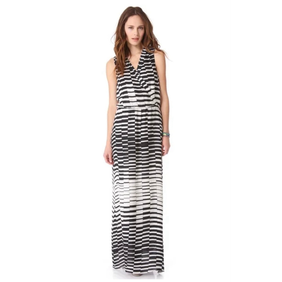 Lane Bryant Dresses & Skirts - Lane Bryant Maxi Dress Black White Geometric Faux Wrap 14/16 Stretch